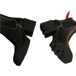 Michael Kors' cute bootie, size 6.5!​